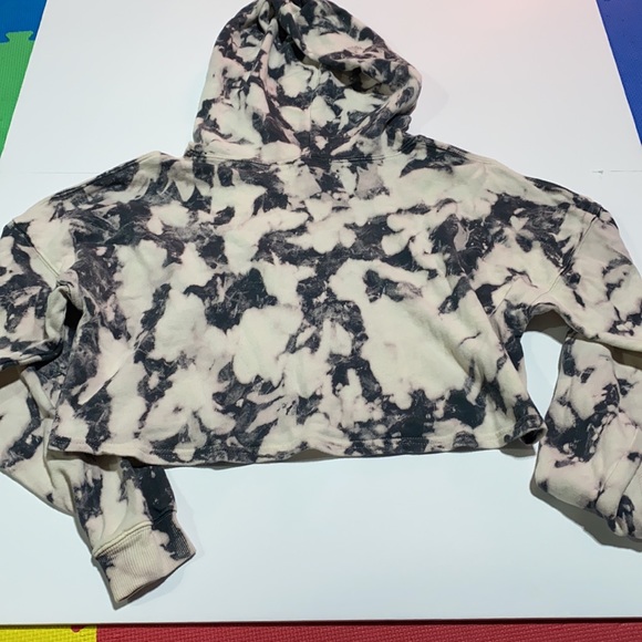 Forever 21 cropped hoodie - Picture 3 of 3